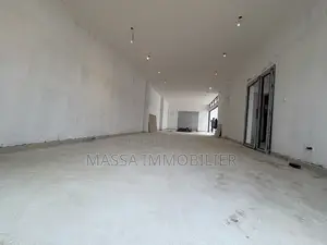 4chbre Villa dans Massa Immobilier, Cocody à Louer