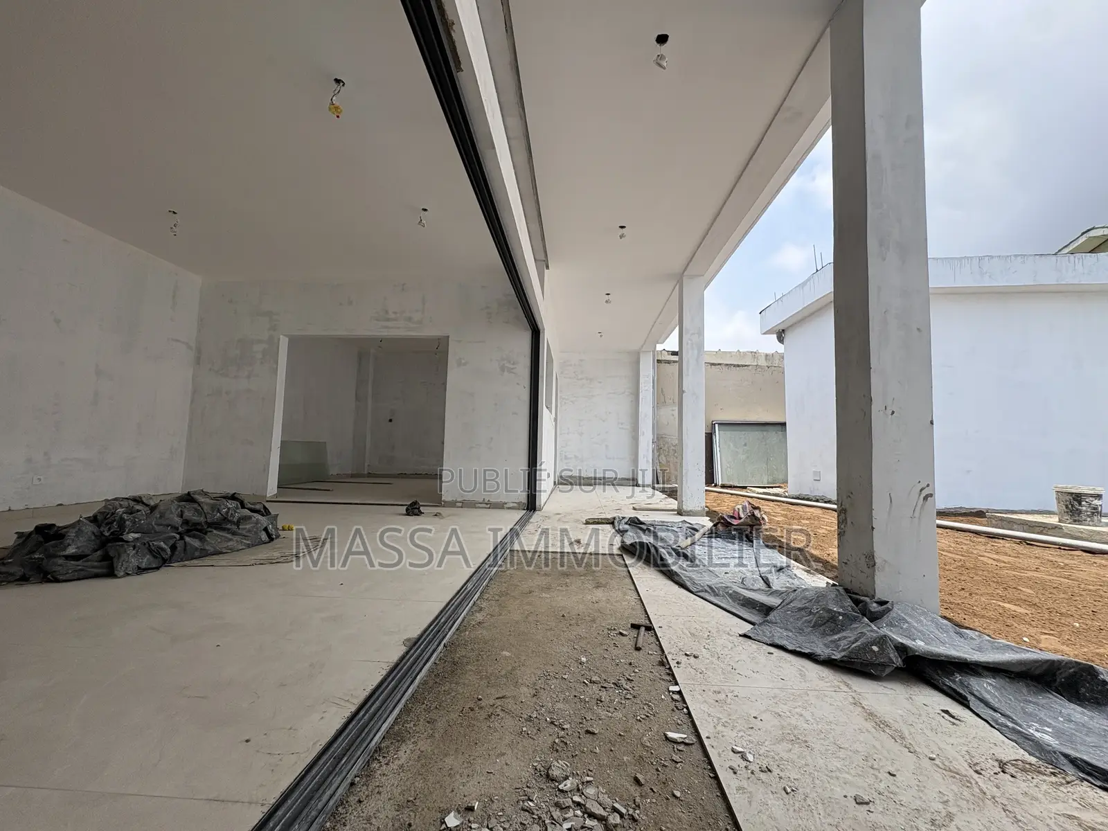 4chbre Villa dans Massa Immobilier, Cocody à Louer