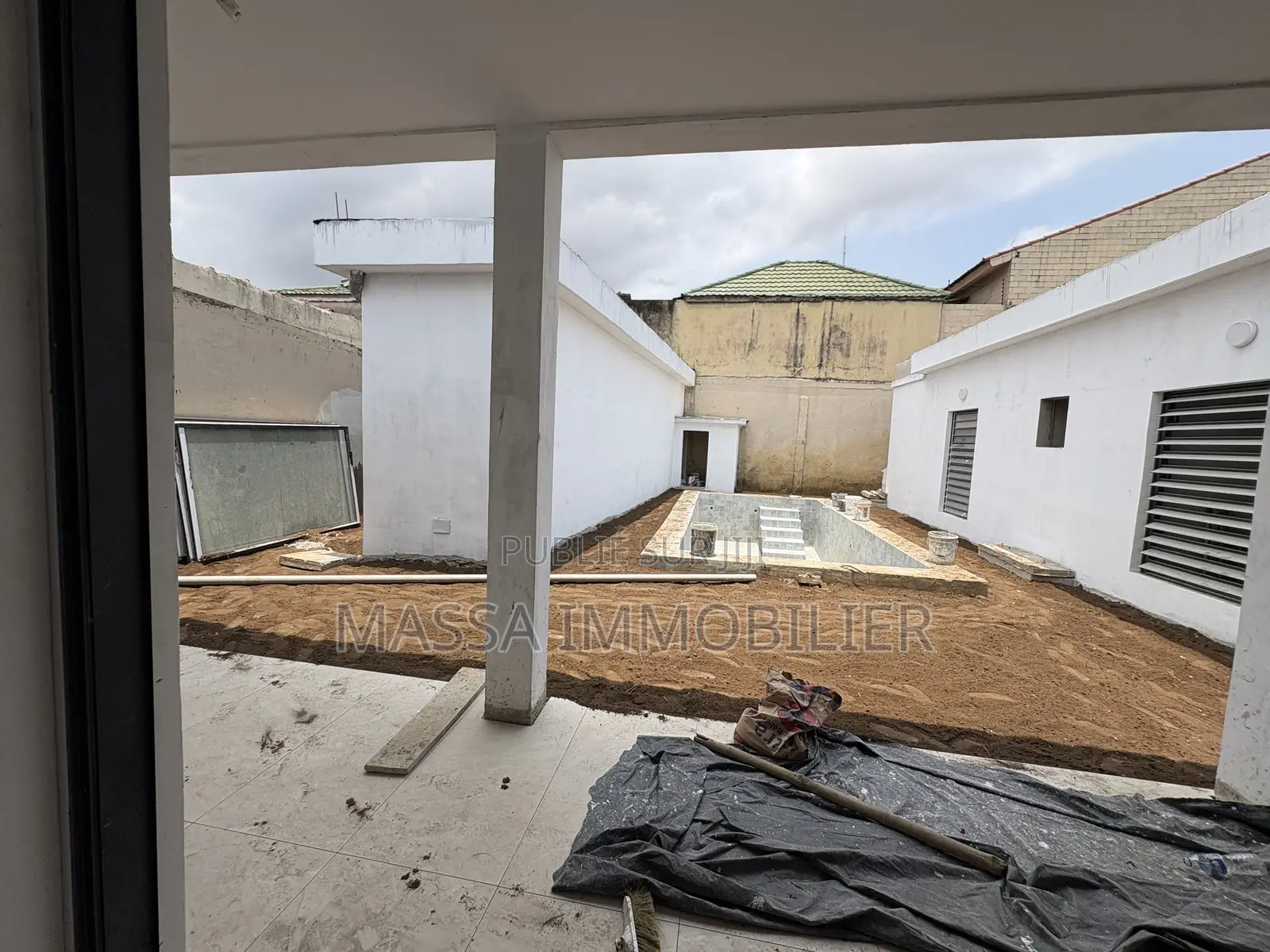 4chbre Villa dans Massa Immobilier, Cocody à Louer