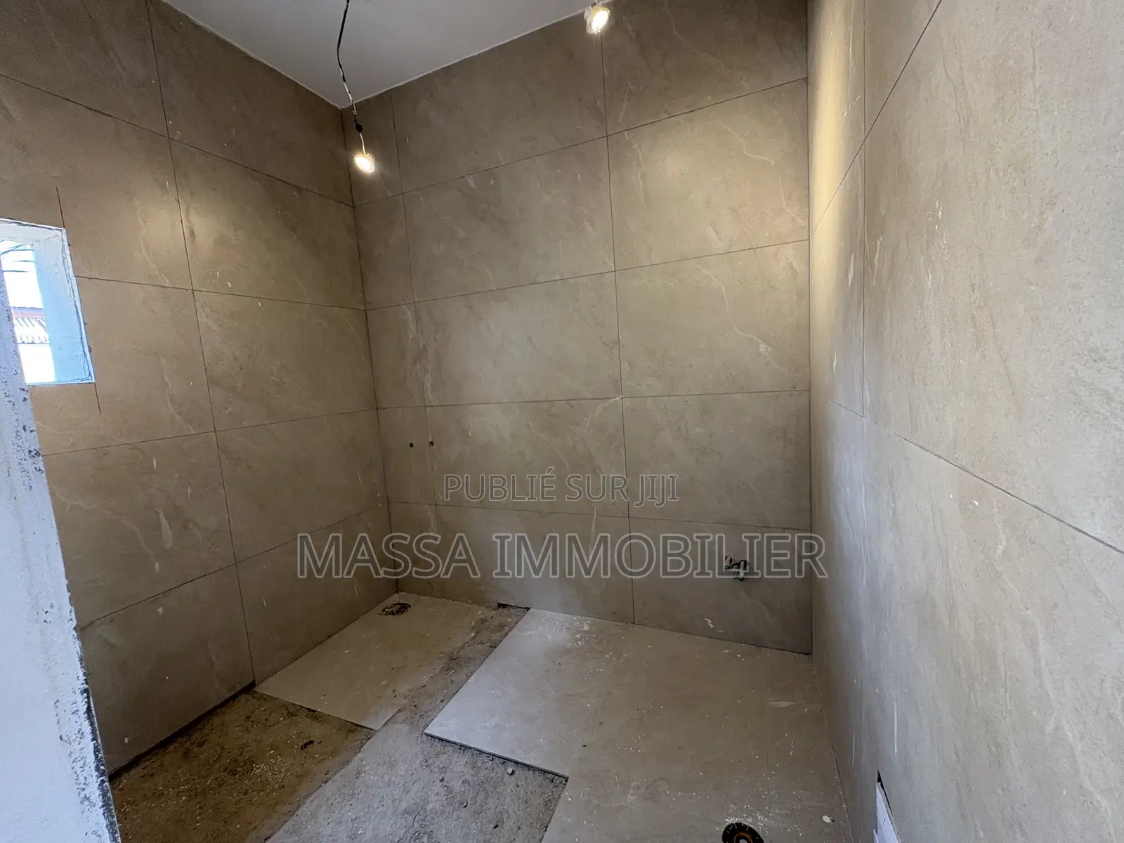 4chbre Villa dans Massa Immobilier, Cocody à Louer