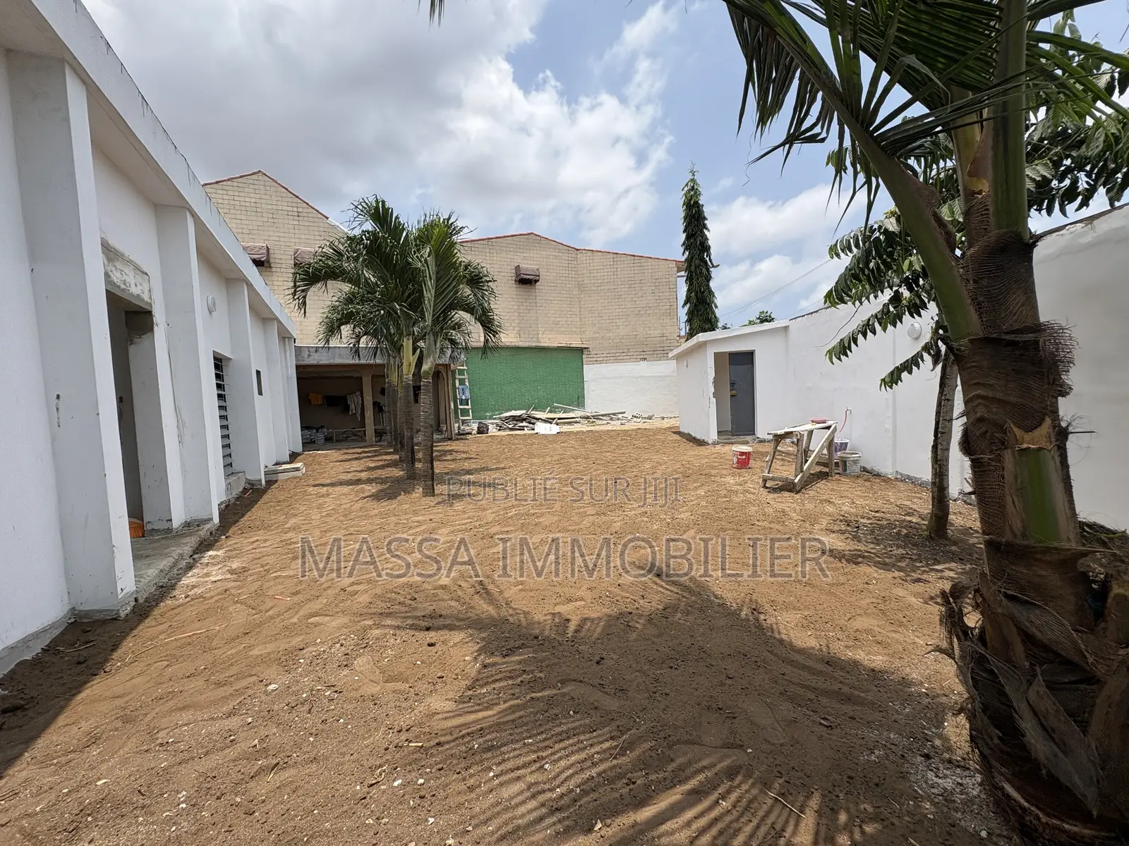 4chbre Villa dans Massa Immobilier, Cocody à Louer