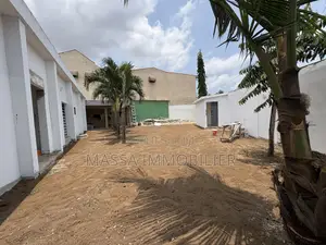 4chbre Villa dans Massa Immobilier, Cocody à Louer