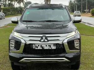 Mitsubishi Montero Sport 2025 Noir Mat