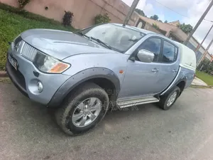 Mitsubishi L200 2018 Gris