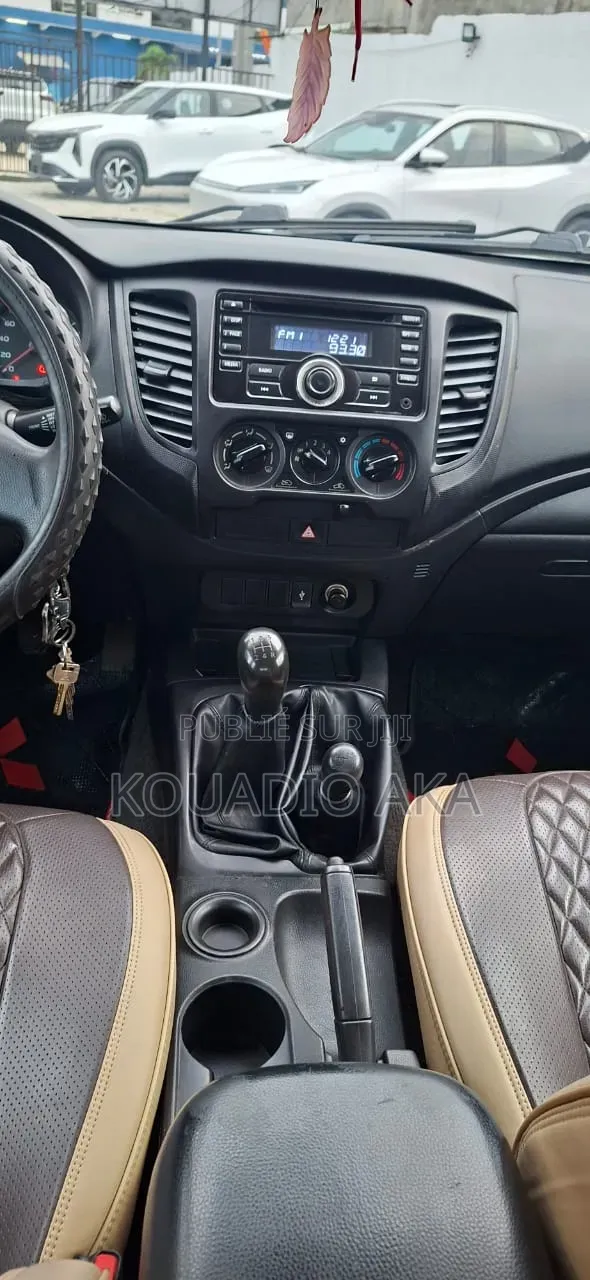 Mitsubishi L200 2022 Noir Mat