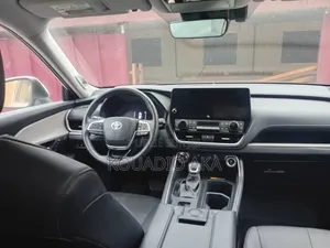 Toyota Grand Highlander Hybrid Limited AWD 2024 Blanc cassé