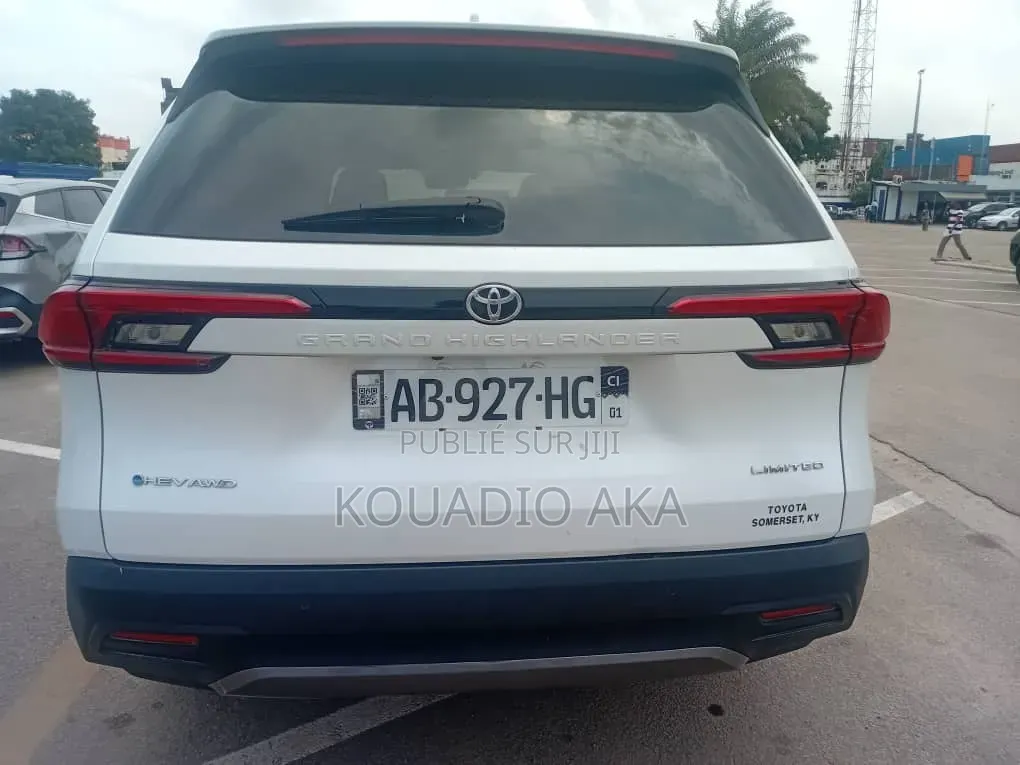 Toyota Grand Highlander Hybrid Limited AWD 2024 Blanc cassé