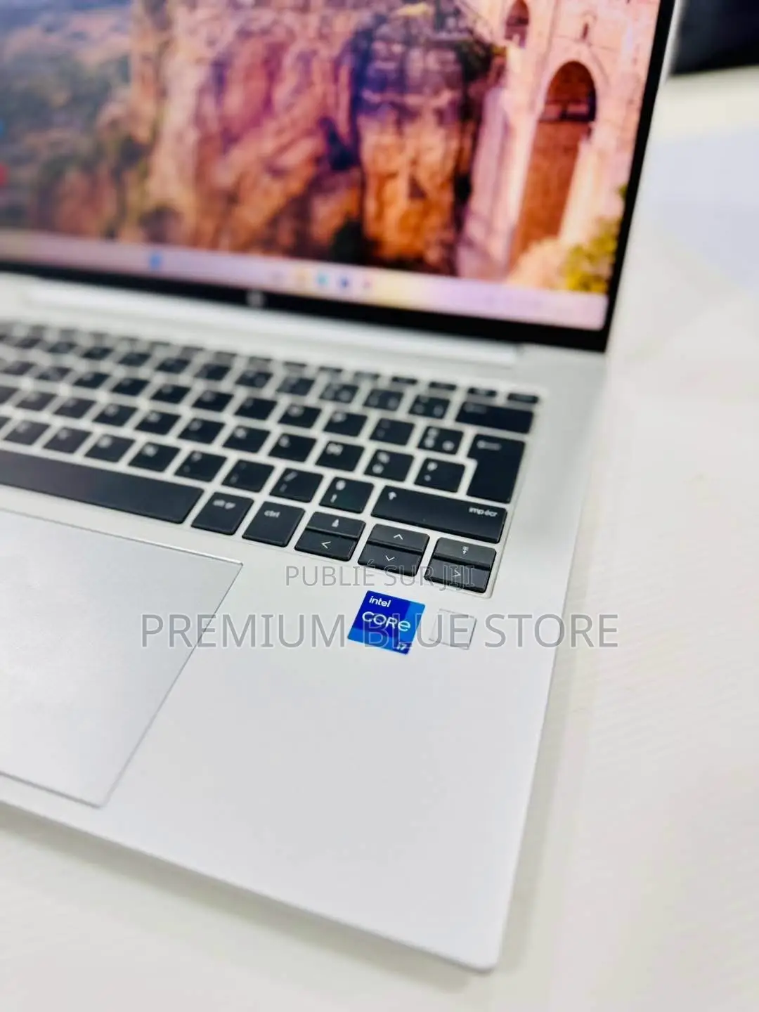 Nouveau HP EliteBook 840 G9 16GB Intel Core i7 SSD 512GB