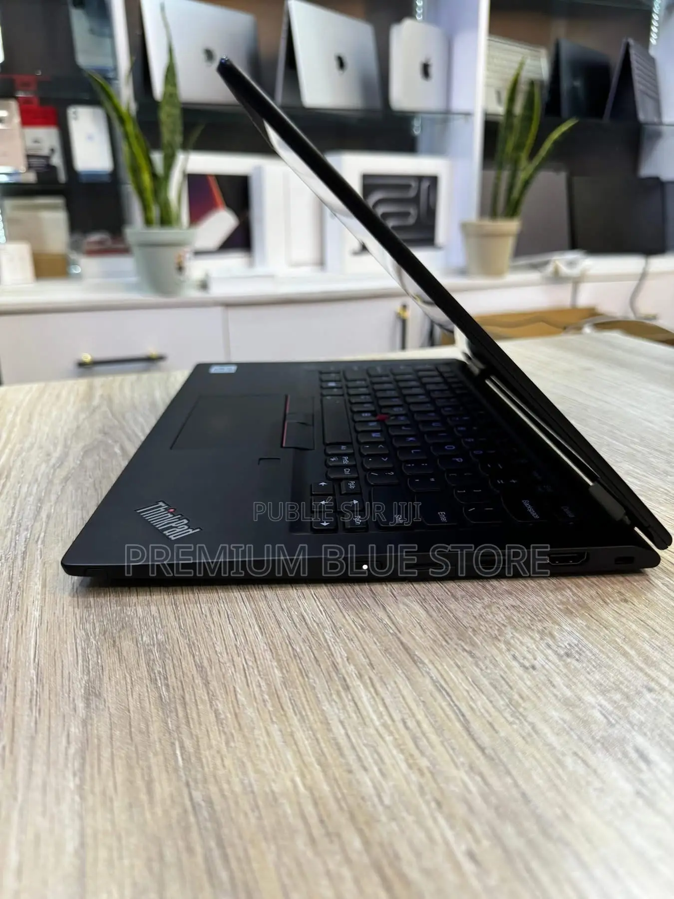 Nouveau Lenovo ThinkPad x13 Yoga 16GB Intel Core i7 SSD 512GB
