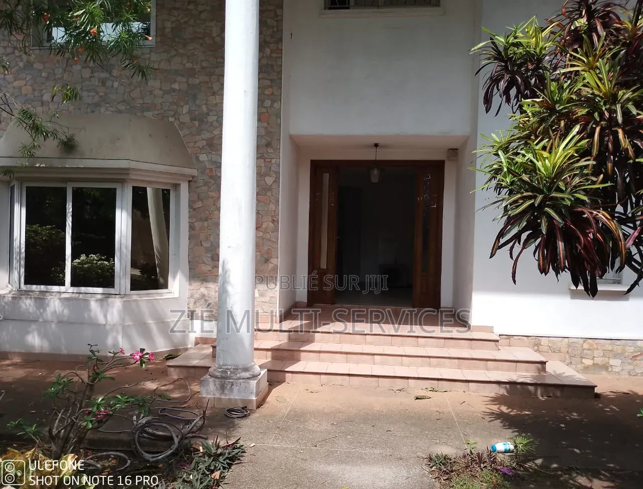 10chbre Duplex dans Zié Multi-Service, Cocody à Vendre