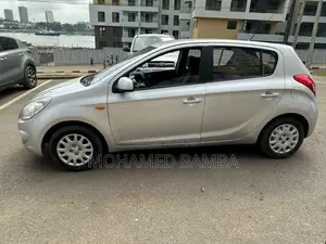 Hyundai i20 1.4 Dual VTVT Petrol (AT) 2013 Gris