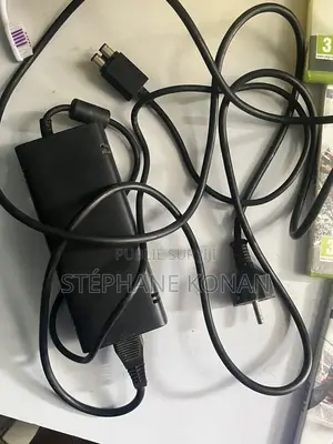Xbox 360 Slim + Alimentation – À Réparer