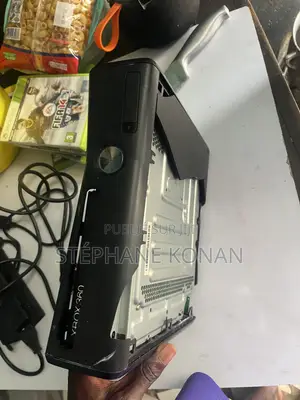 Xbox 360 Slim + Alimentation – À Réparer