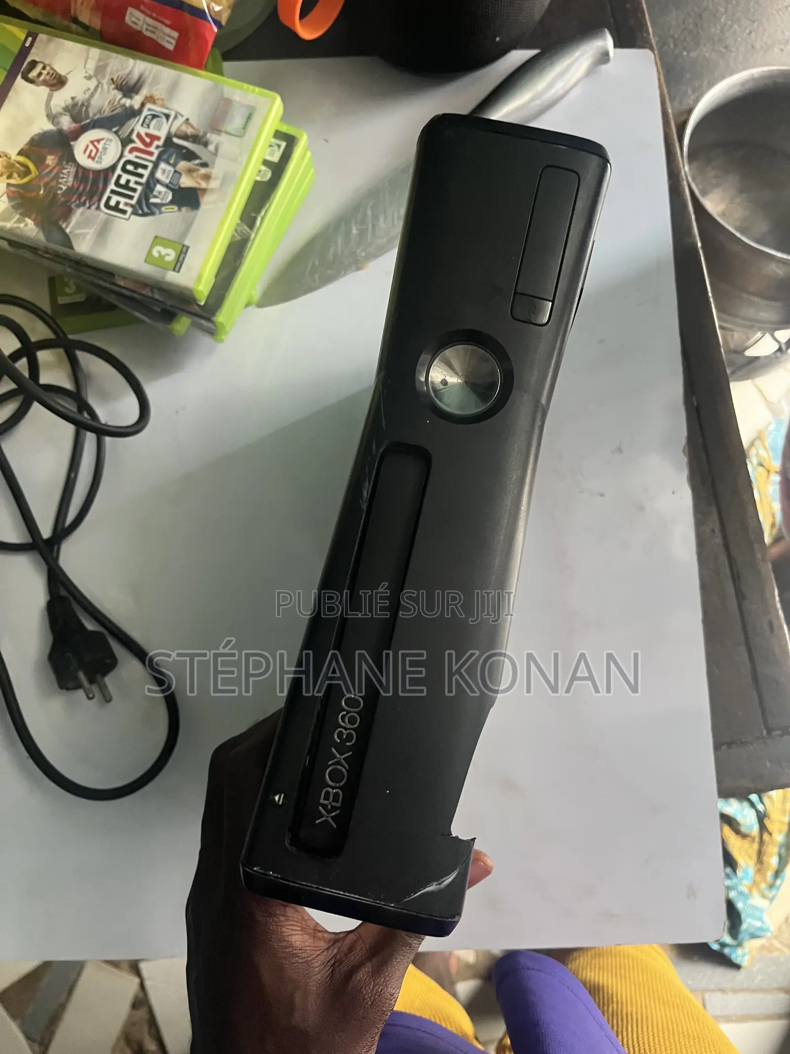 Xbox 360 Slim + Alimentation – À Réparer