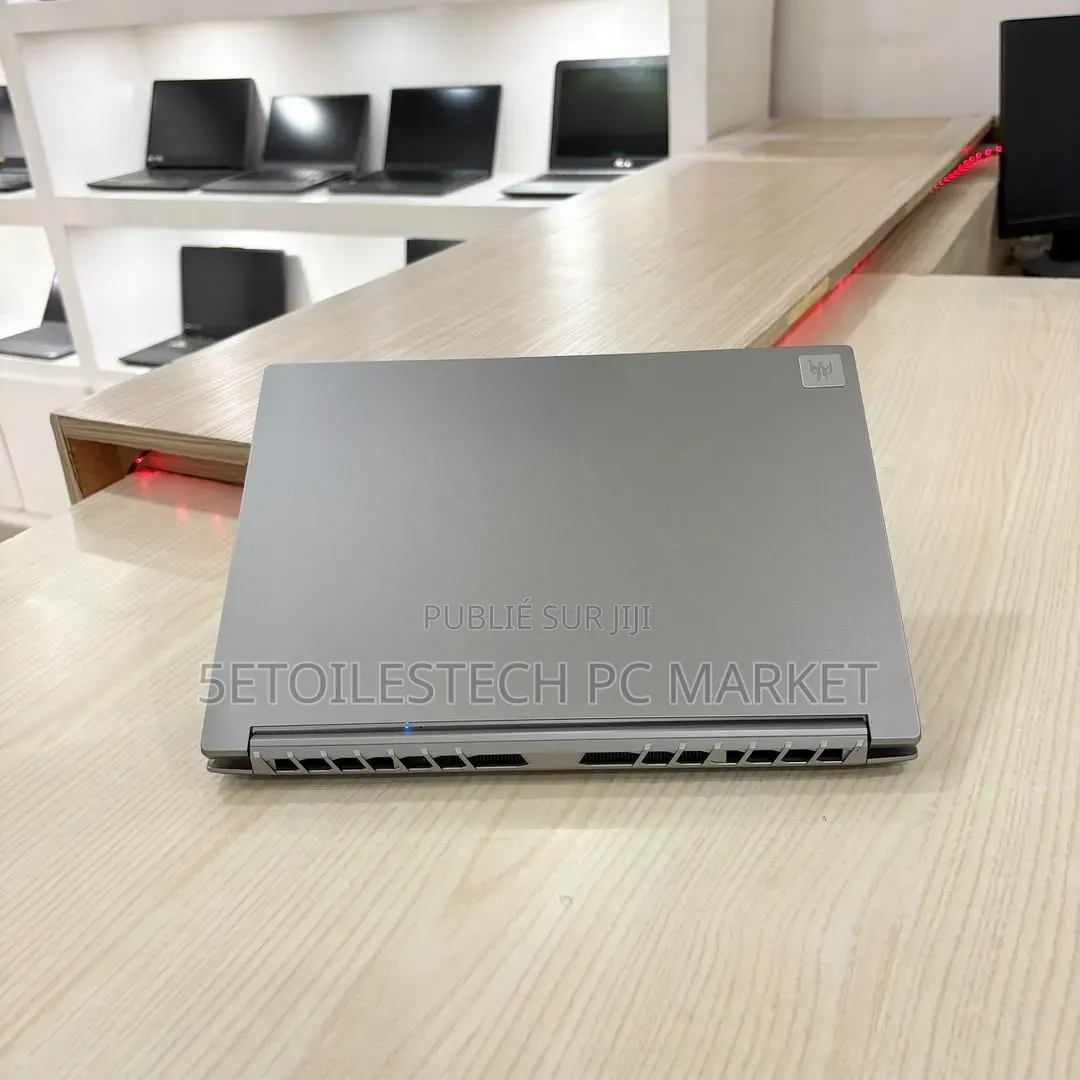 Nouveau Acer Predator Triton 14 AI 16GB Intel Core i5 SSD 512GB