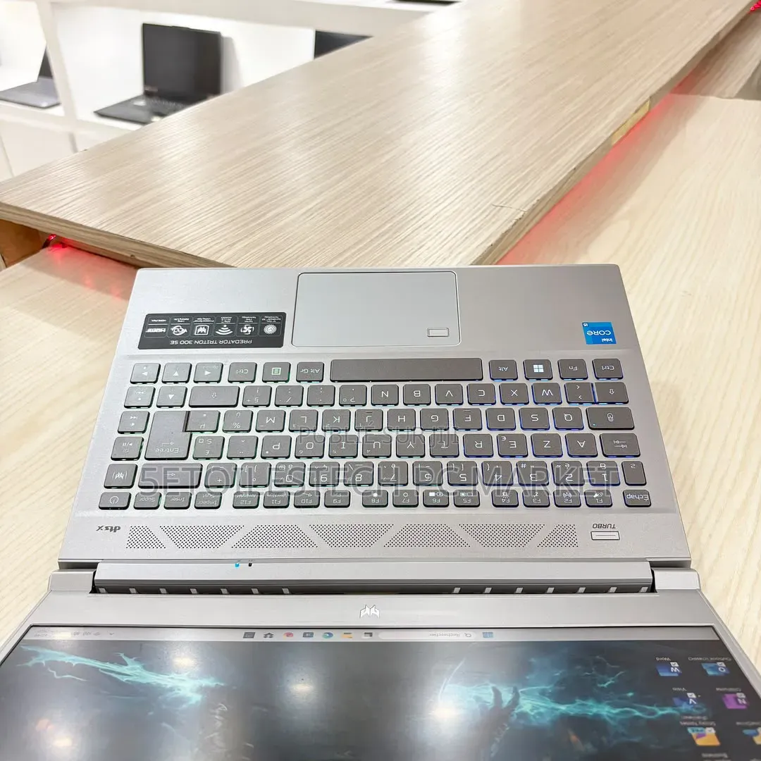 Nouveau Acer Predator Triton 14 AI 16GB Intel Core i5 SSD 512GB