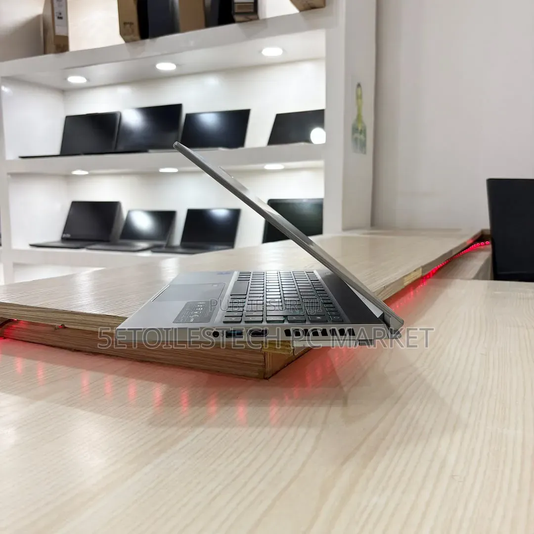 Nouveau Acer Predator Triton 14 AI 16GB Intel Core i5 SSD 512GB