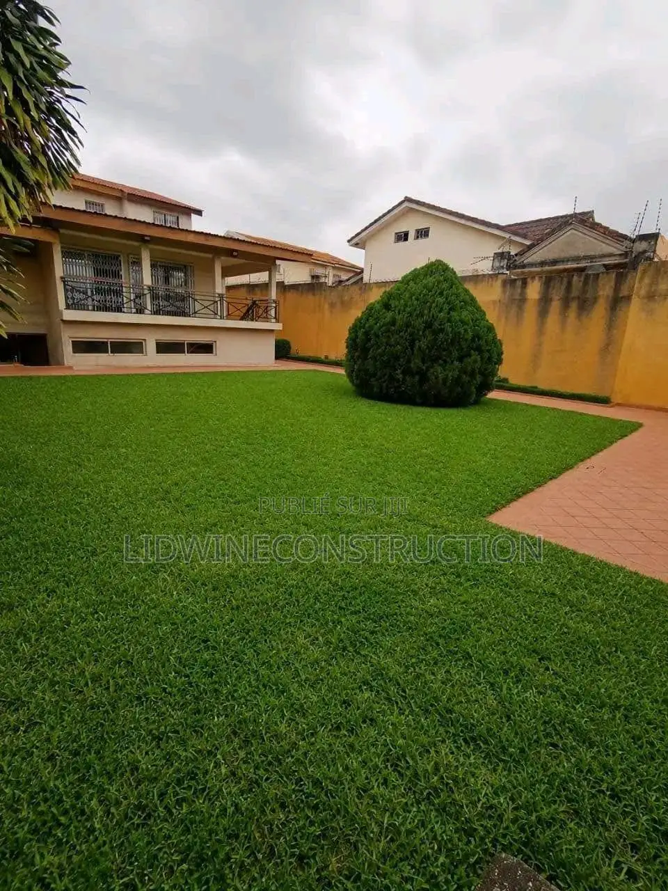 5chbre Duplex dans Cocody à Louer