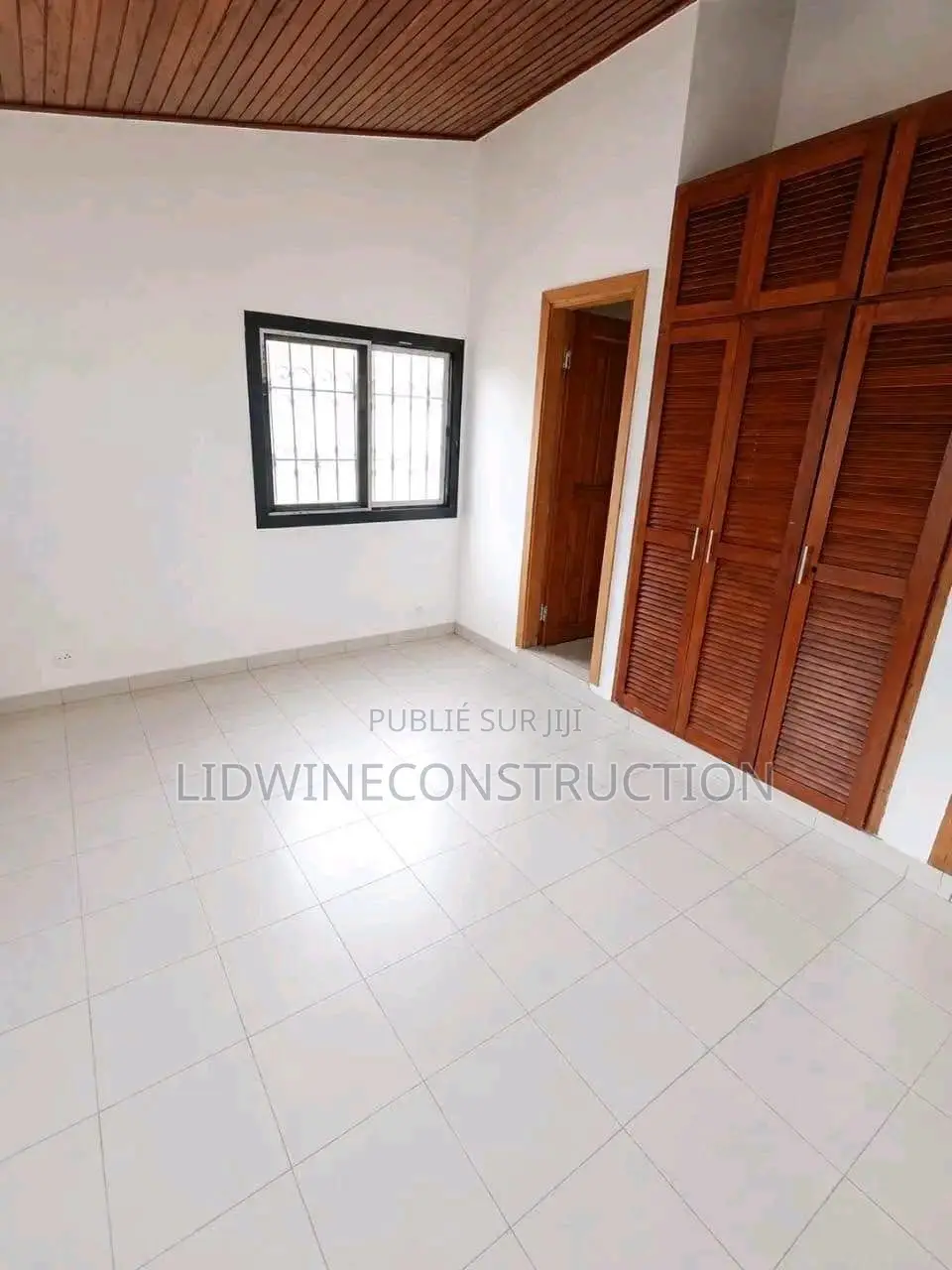 5chbre Duplex dans Cocody à Louer