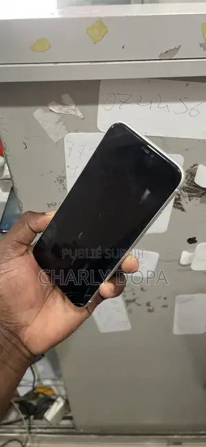 Pomme iPhone 11 64 GB Blanc
