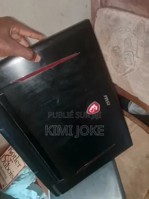 Ordinateur portable MSI GT75 Titan 8RG 32GB Intel Core i9 SSD 1T