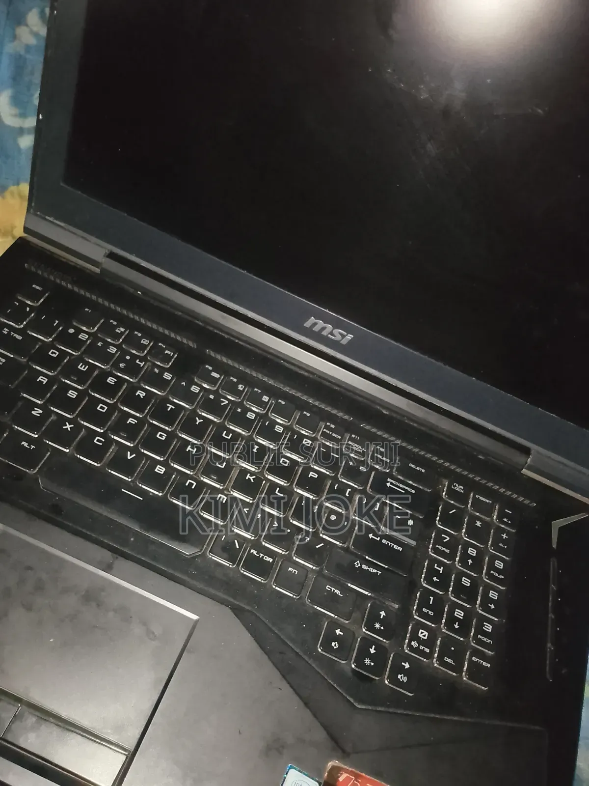 Ordinateur portable MSI GT75 Titan 8RG 32GB Intel Core i9 SSD 1T