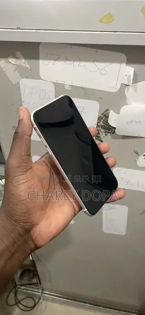 Pomme iPhone 11 64 GB Blanc