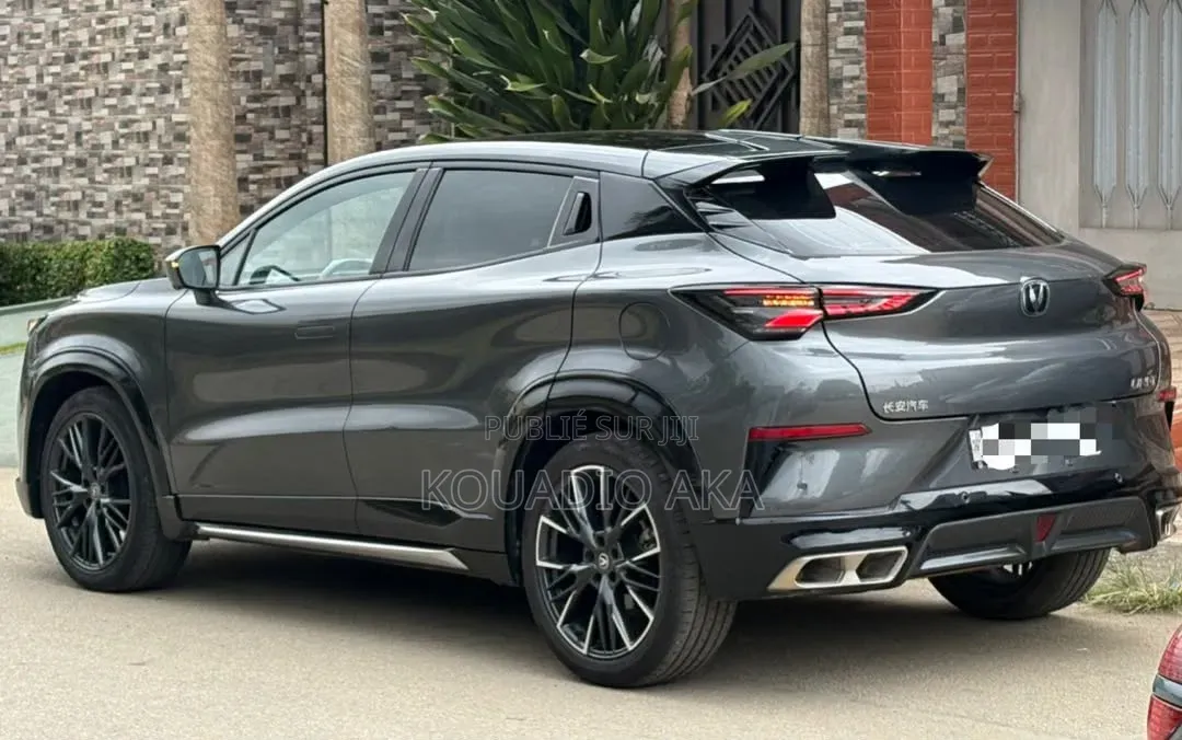 Changan UNI-T 2.0 FWD 2023 Gris