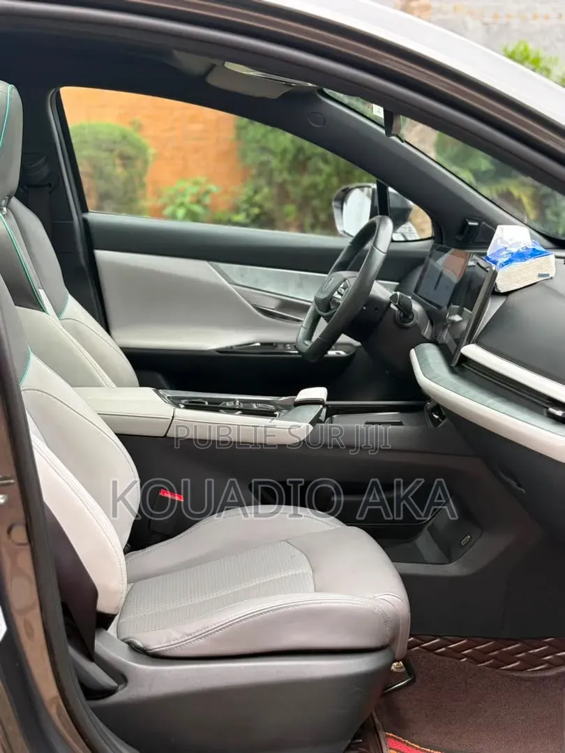 Changan UNI-T 2.0 FWD 2023 Gris