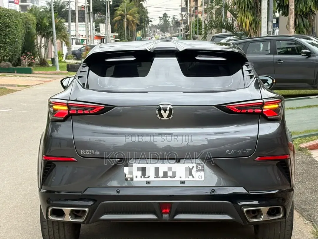 Changan UNI-T 2.0 FWD 2023 Gris