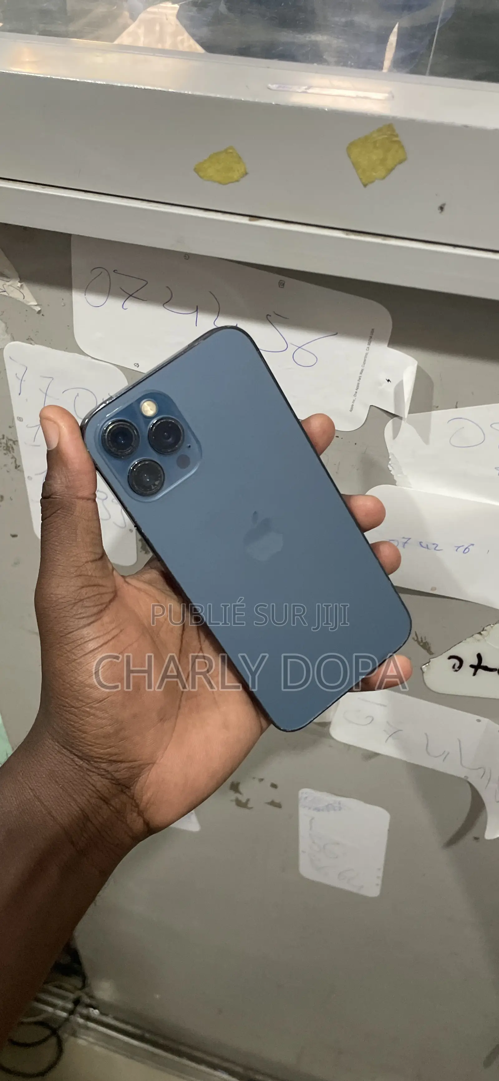 Pomme iPhone 12 Pro Max 128 GB Bleu