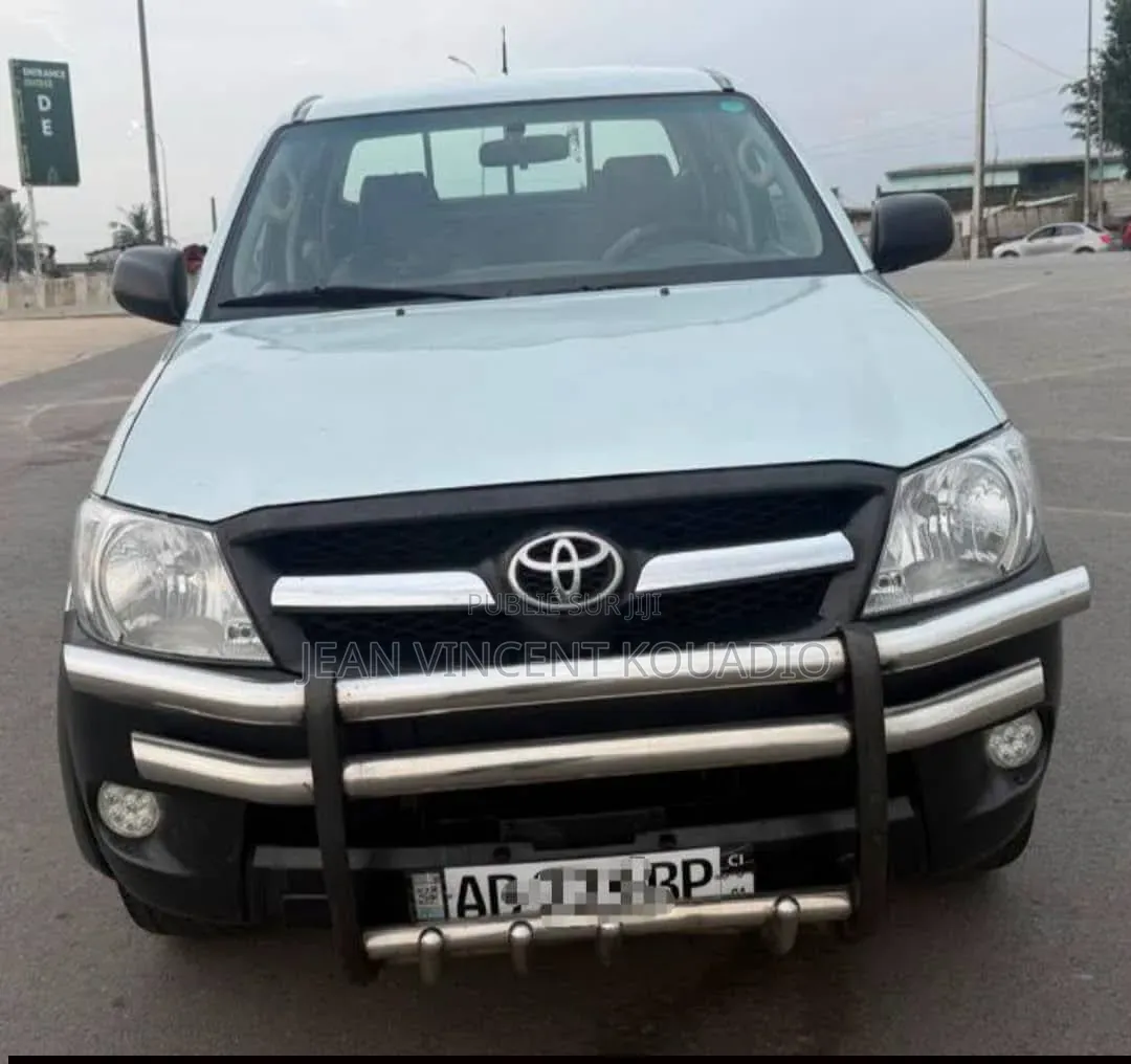 Toyota Hilux 2016 Blanc cassé
