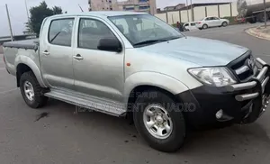 Toyota Hilux 2016 Blanc cassé