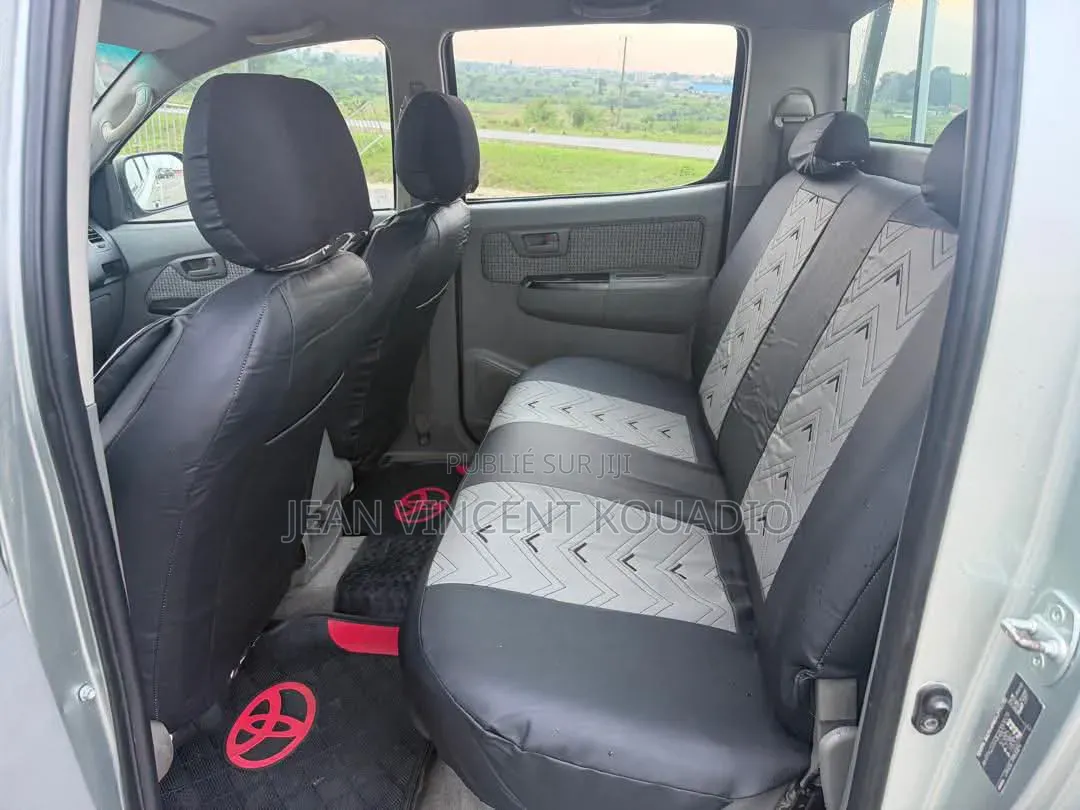 Toyota Hilux 2016 Blanc cassé