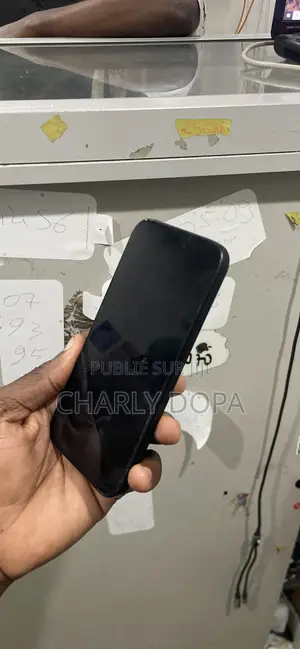 Pomme iPhone 16 128 GB Noir