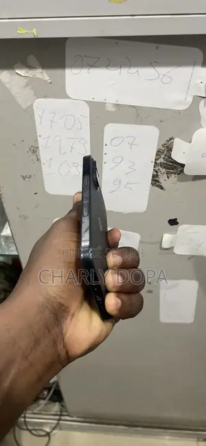 Pomme iPhone 16 128 GB Noir