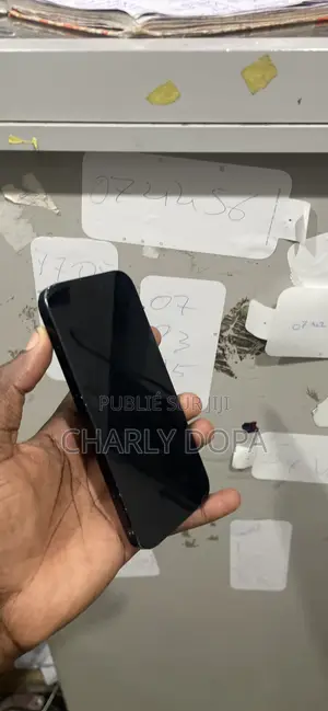 Pomme iPhone 16 128 GB Noir