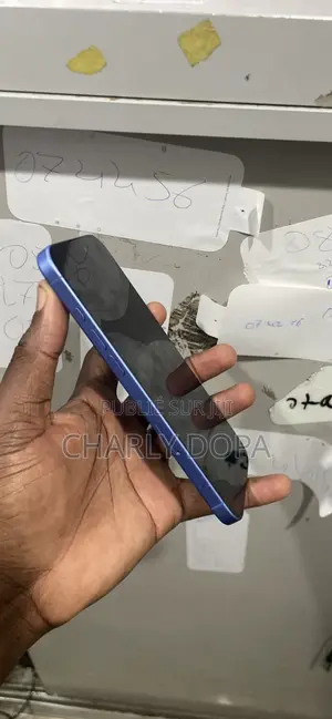 Pomme iPhone 16 Plus 128 GB Bleu