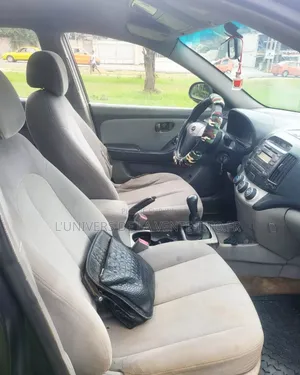 Hyundai Elantra GLS Sedan FWD (1.8L 4cyl 6A) 2013 Noir