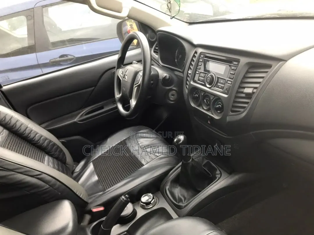 Mitsubishi L200 2022 Gris