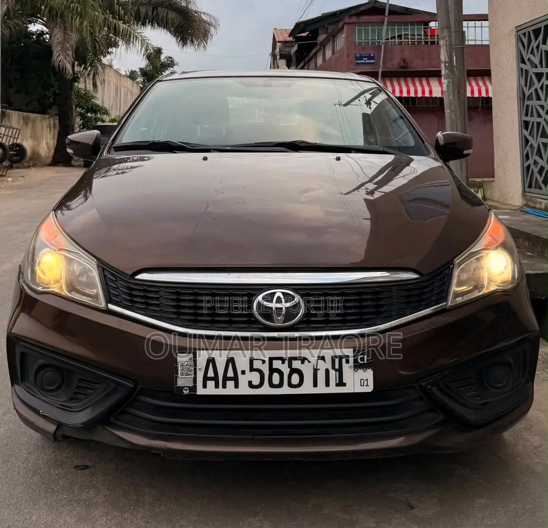 Toyota Belta 2023 Marron