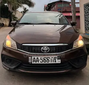 Toyota Belta 2023 Marron