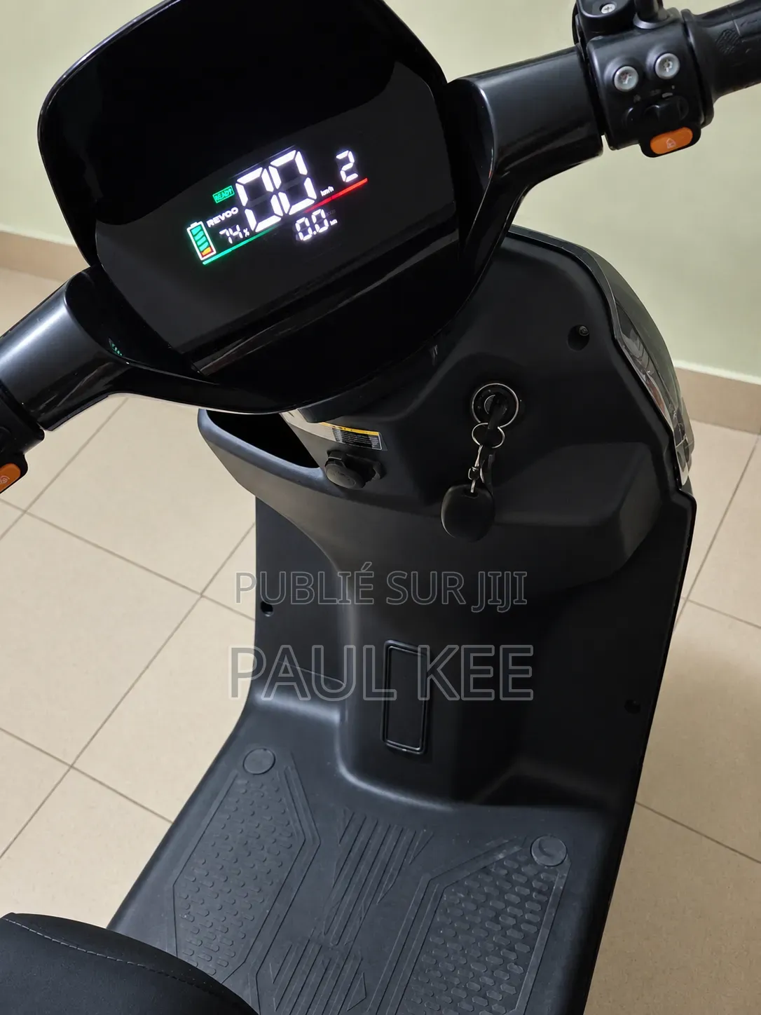 Revoo A12 2026 Gris