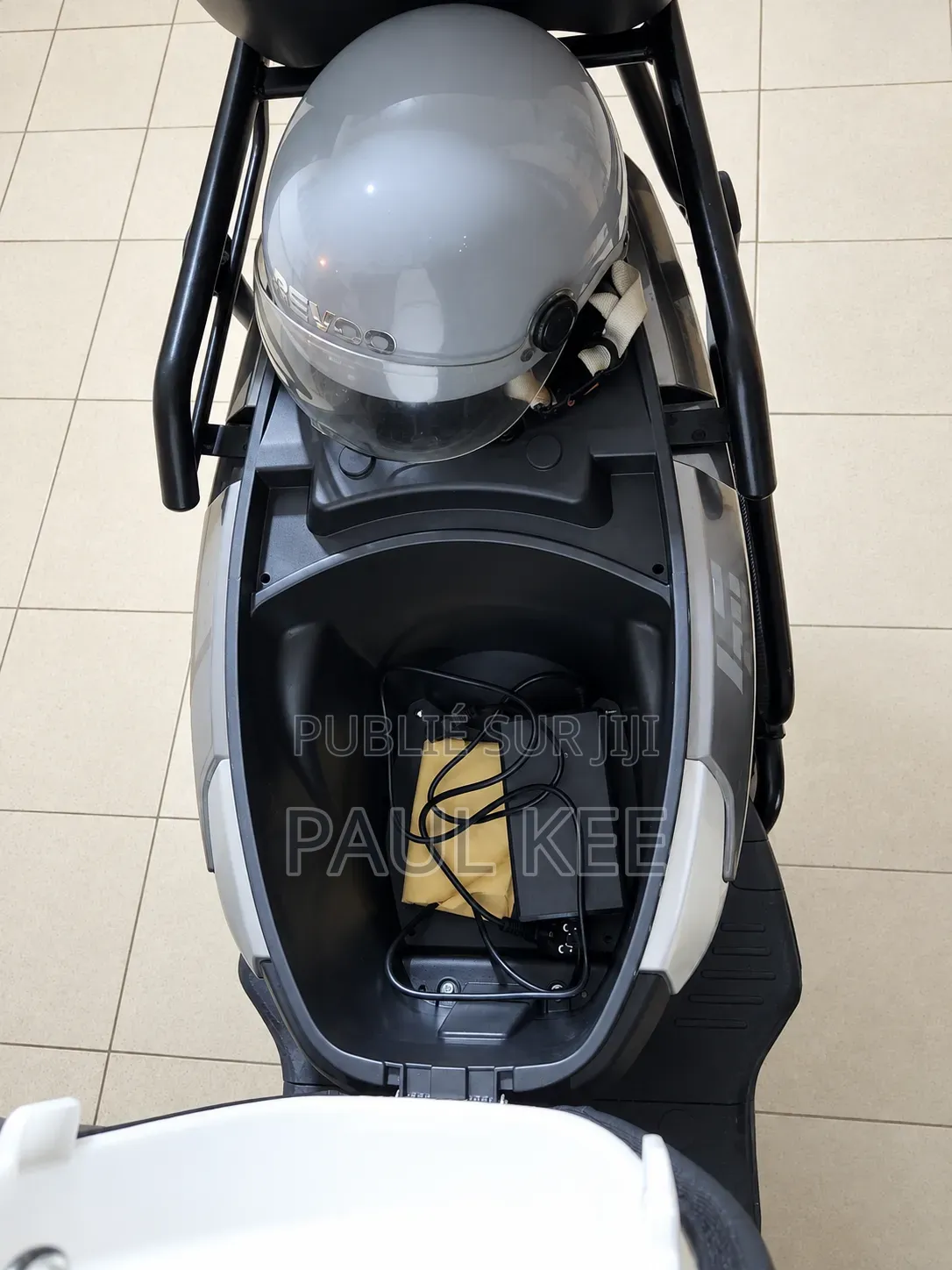Revoo A12 2026 Gris