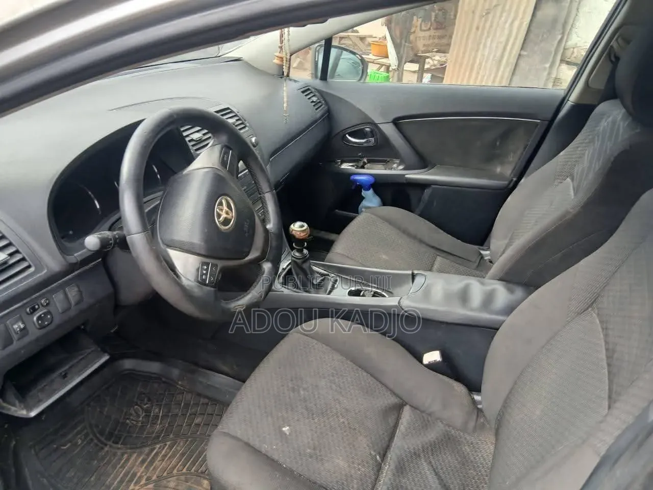 Toyota Avensis 2.0 Advanced 2012 Gris