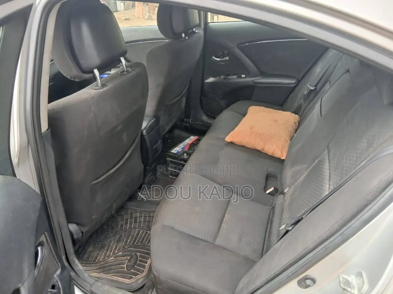 Toyota Avensis 2.0 Advanced 2012 Gris