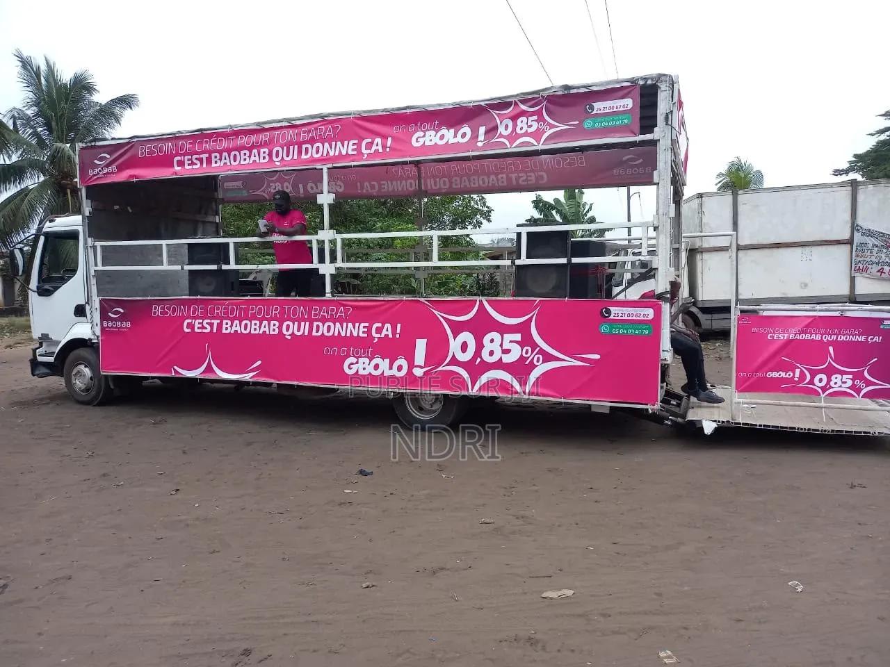 Camion Parade Ou Podium a Louer Par Jours