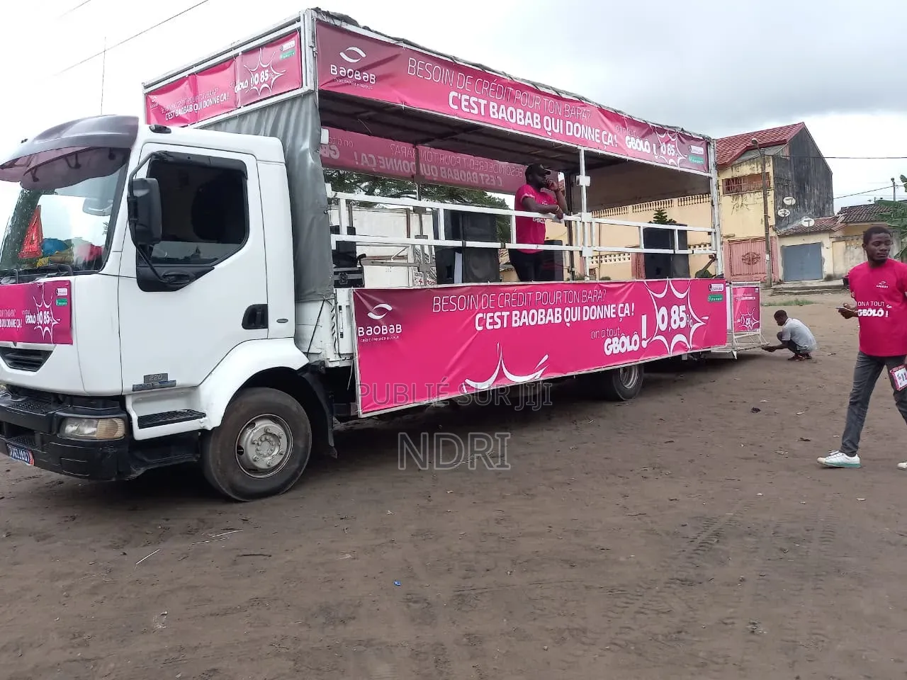 Camion Parade Ou Podium a Louer Par Jours
