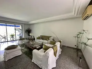 6chbre Villa dans Boga Hugues, Cocody à Vendre