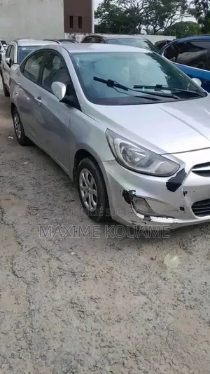 Hyundai Accent 2015 Gris